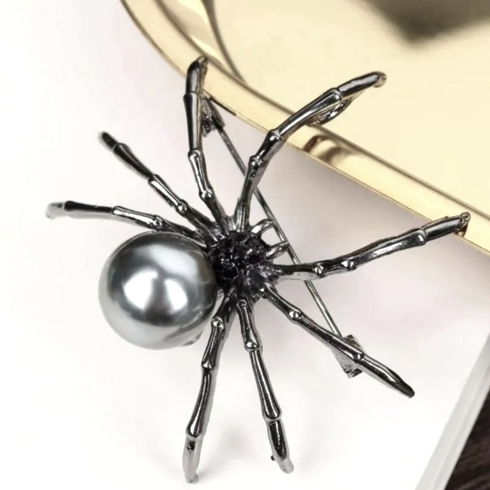 Silver Spider Victorian Style Mother of Pearl Body Brooch Scarf Pin, NWT